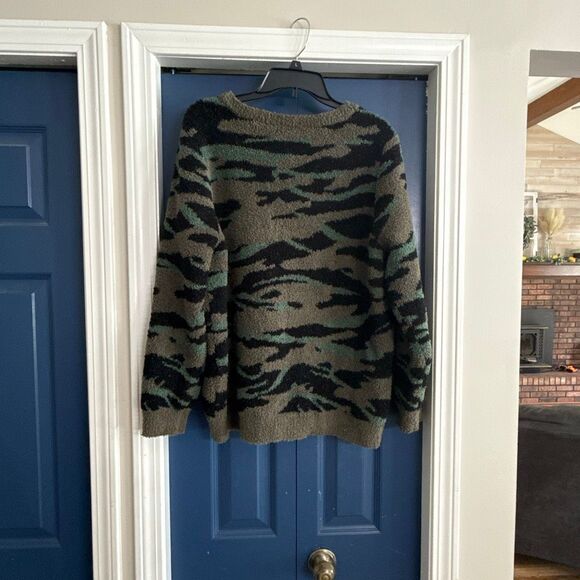Barefoot Dreams CozyChic Camo Pullover Crewneck Sweater Size XL - Picture 7 of 7